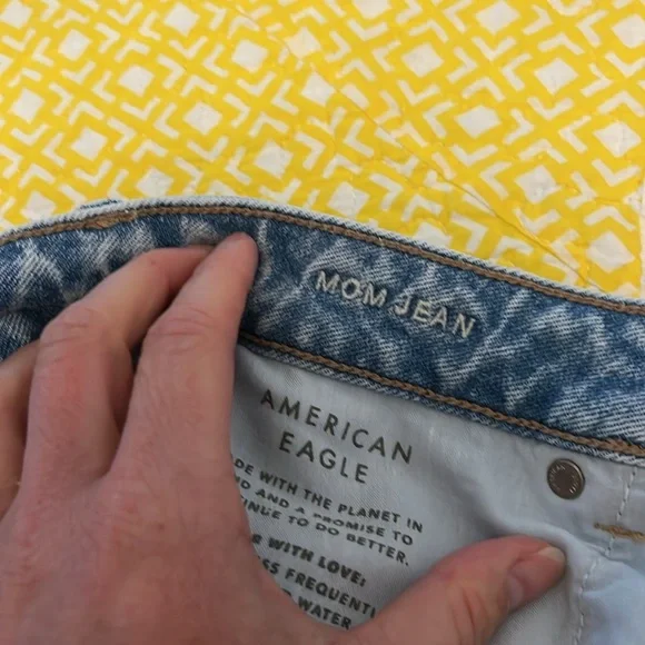 American eagle mom jeans size 6 short - Picture 6 of 8